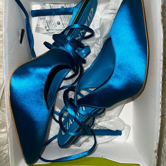 Blue Satin Tie Up Pumps Gianni Bini Heels - Picture 2 of 6